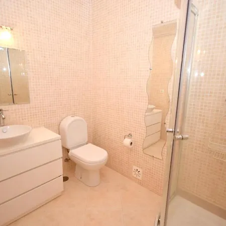 With 4 Bedrooms In With Private Pool Enclosed Garden And Wifi Villa