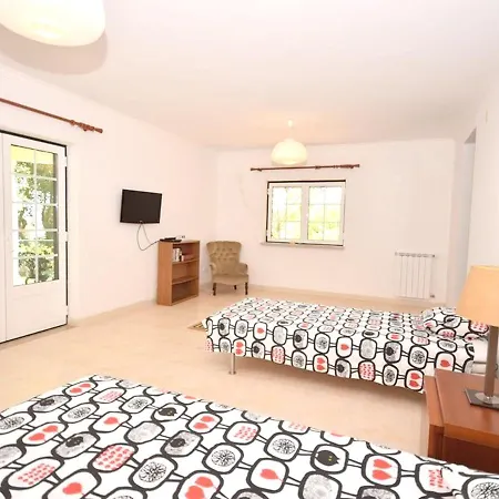 With 4 Bedrooms In With Private Pool Enclosed Garden And Wifi Villa *